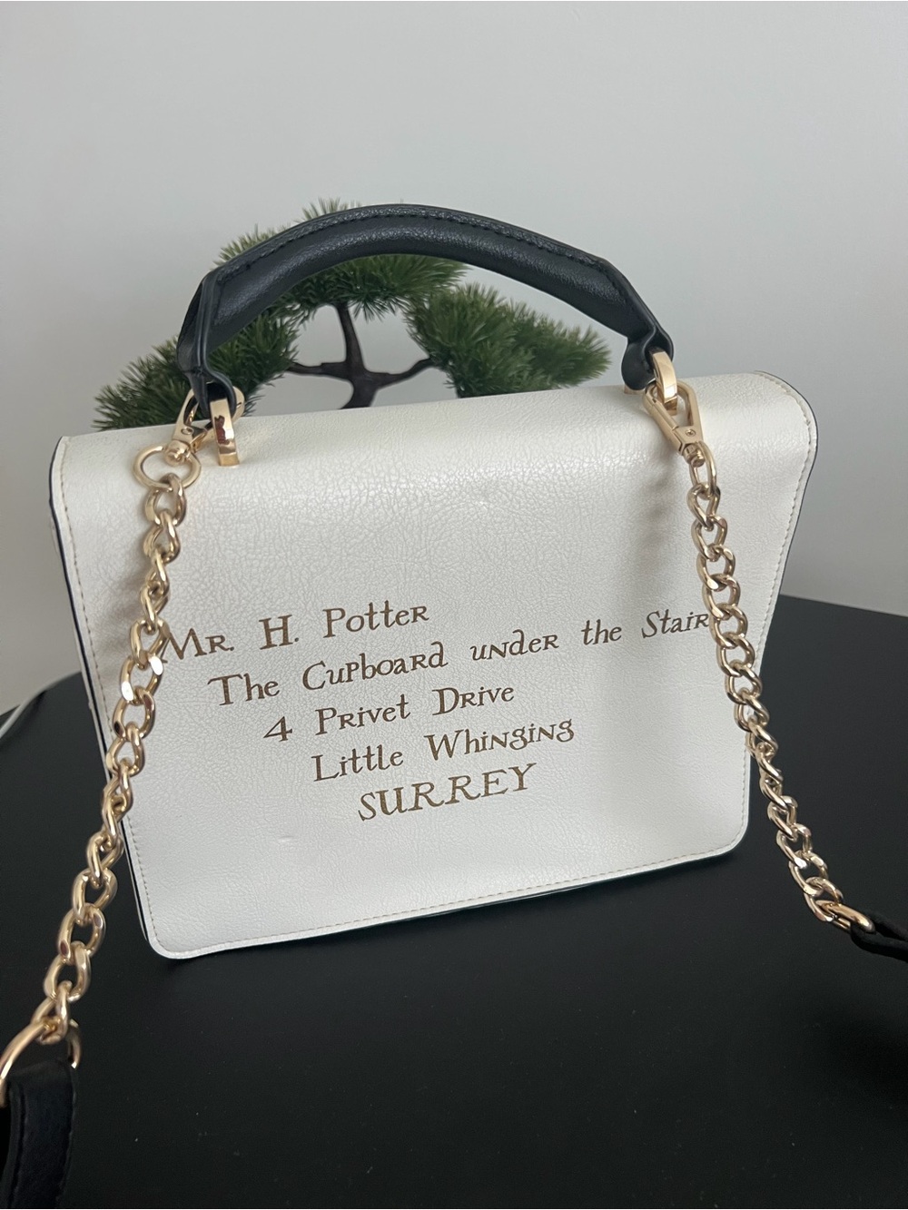 White Hogwarts Crest Top-Handle Satchel with Gold Chain - Picture 3 of 3